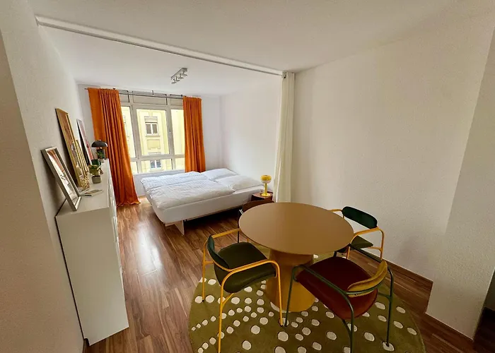 Mittendrin, Zentrale & Gemuetliche Stadtwohnung *